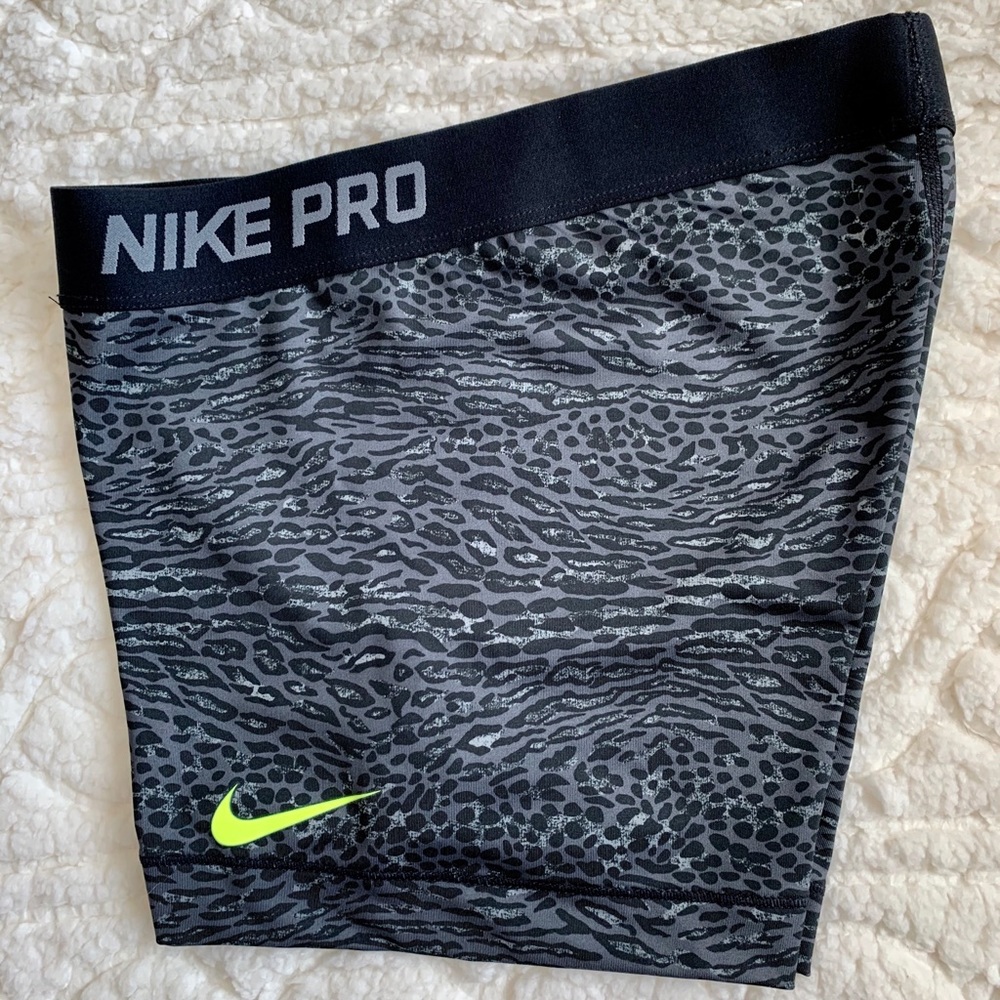 NIKE PRO Shorts